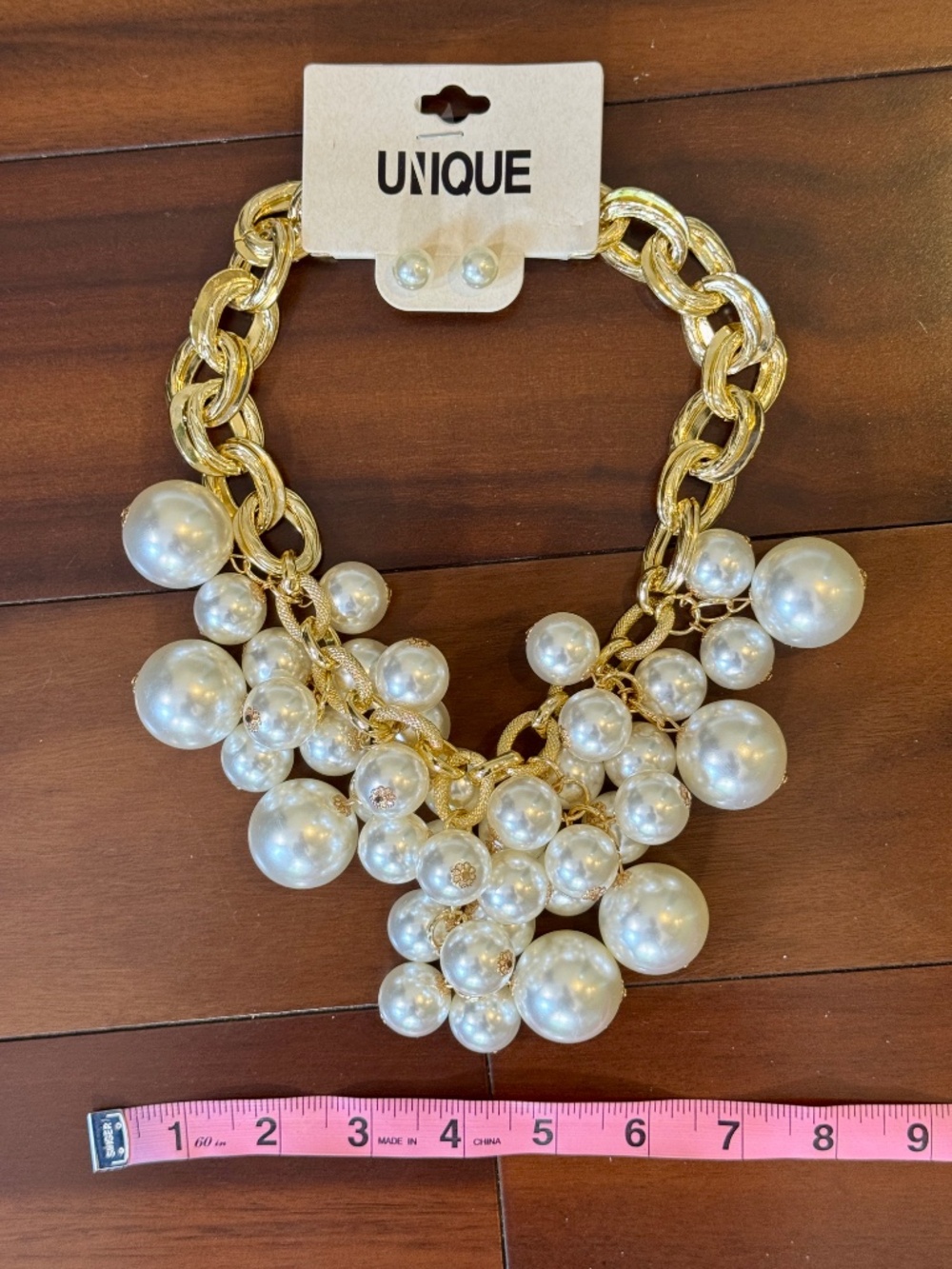 CLUSTERED CHUNKY PEARL WOMEN'S STATEMENT NECKLACE ON GOLD CHAIN LINKS - Picture 10 of 10
